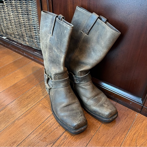 Frye Boots - brown, classic, GUC - Picture 3 of 5